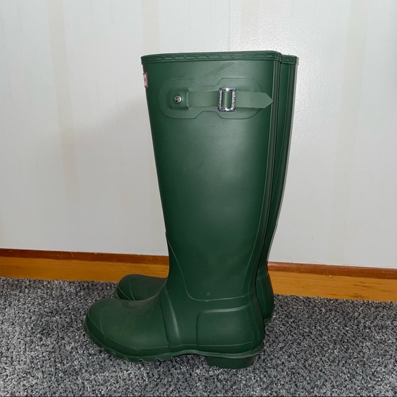 Hunter Ladies' Original Tall Matte Rain Boot with Hunter Boot Socks - Picture 4 of 6